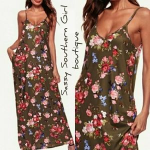 🆕⭐Boho Dark green floral maxi dress